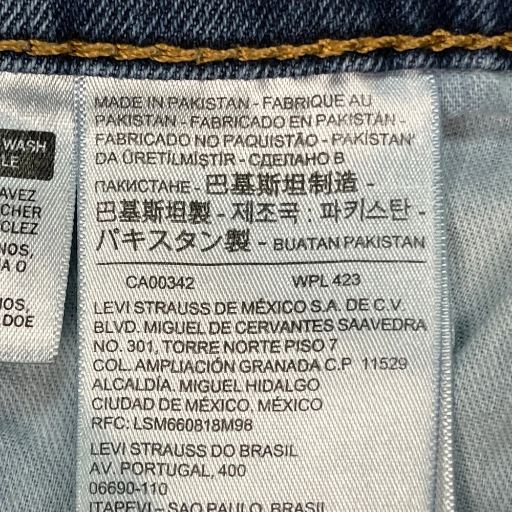 Levi's Jeans Mens 38x32 Medium Wash Straight Leg Flat Front 5 Pocket Denim Twill